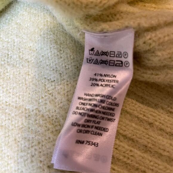 NWOT Jessica Simpson Sleeveless Sweater Vest Solid Lemon Lime V-Neck Size Medium - Picture 5 of 8